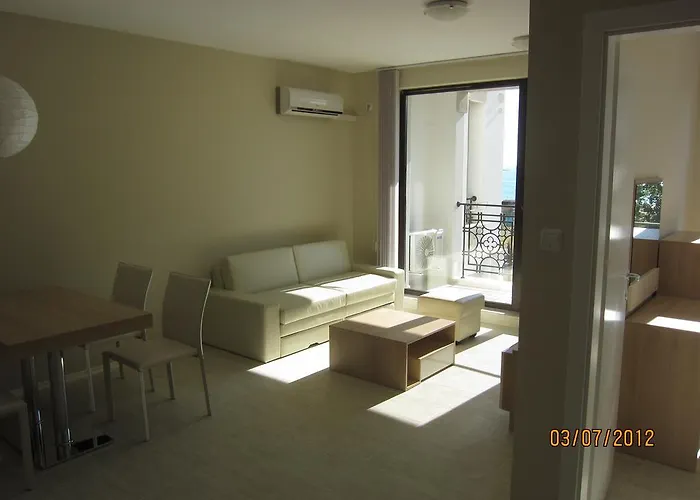 Апартаменты Nedev's In Kavatsi Area