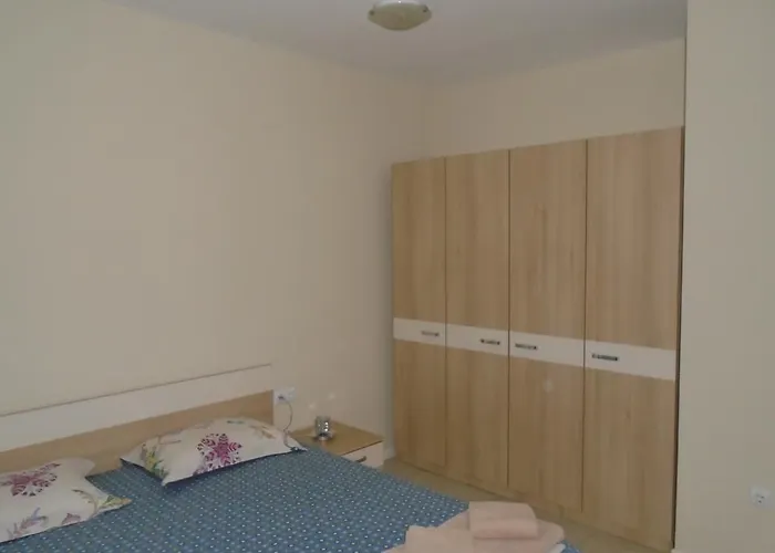 Апартаменты Nedev's In Kavatsi Area Созополь