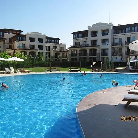 Nedev's In Kavatsi Area شقة سوزوبول